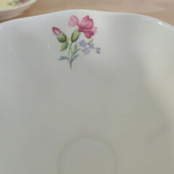 Queen Anne Yellow Bluebell Wildflower Bone China Tea Cup Saucer Gold Gilt Duo UK - Picture 5 of 11